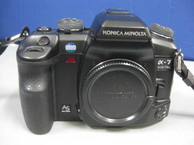 Konica Minolta コニカミノルタ A 7 Digital デジタル一眼レフカメラ Dg 7d バッテリー3個付き Vc 7d 縦位置コントロールグリップ お買い得品 14 800 消費税 スマイルサンタ千曲戸倉店 Tel 026 214 8102 千曲戸倉店 リサイクルショップ スマイルサンタ