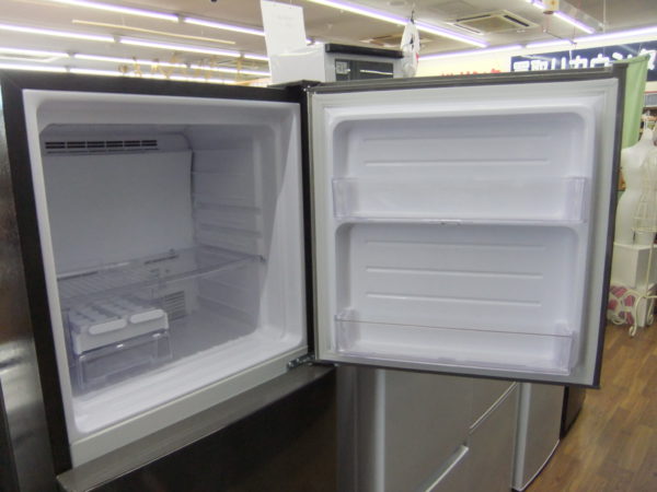 使用感少な目 225L２ドア冷凍冷蔵庫 シャープ SJ-D23J-S ２０２２年製