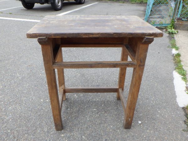 昭和レトロ 古い木製の机 デスク 昔の学校で使われていたような 