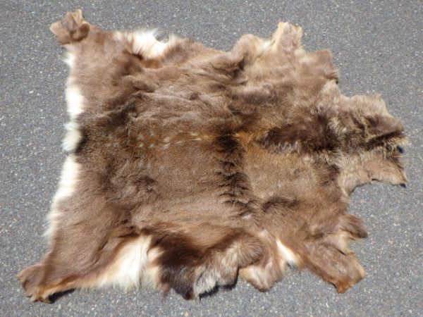 北海道産 鹿皮 ラグ もふもふの毛皮 大きさ約140m×100cm