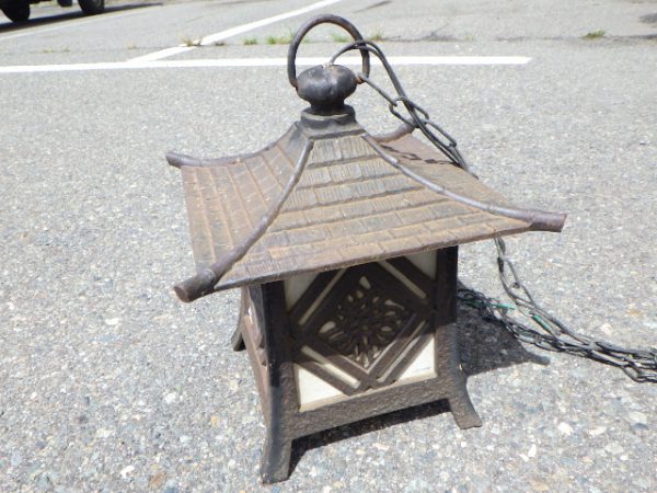 大幅値下受付中】張りの大きな石灯篭です。