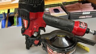 マキタ　高圧エア釘打ち機　入荷しました！！　工具専門店　スマイルサンタ松本店