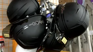 現場ヘルメットあります。工具専門店 スマイルサンタ松本店