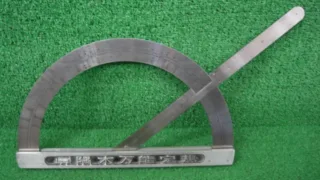 大工道具 カネシン隅木万能定規あります。工具専門店 スマイルサンタ松本店