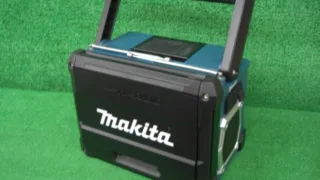 マキタ 充電式ラジオ付テレビ TV100 入荷! 工具専門店 スマイルサンタ松本店